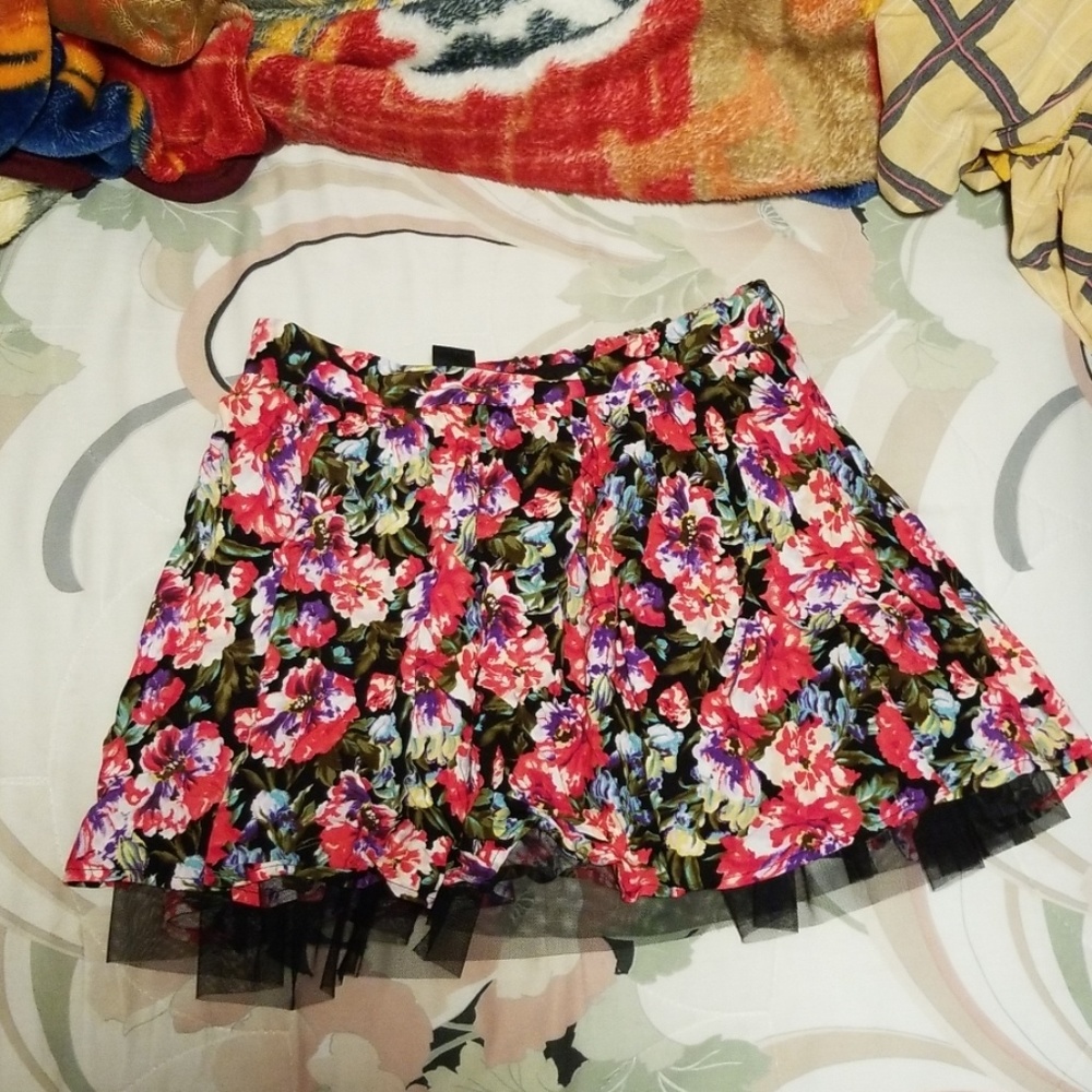 Floral mini skirt